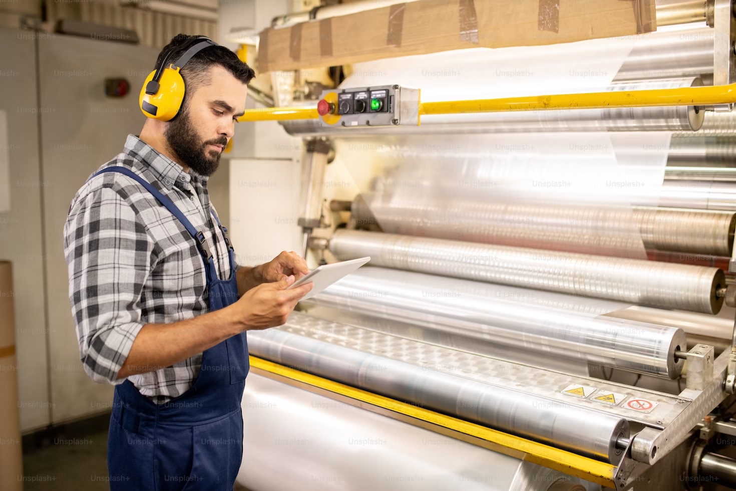 Helping to chemical manufacturing companies with finding technical employees image